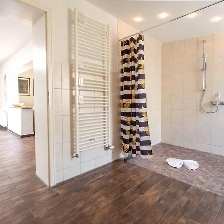 Ferienhaus &quotHus Oetti&quot Hébergement de vacances Sellin (Rugen)