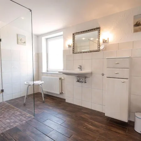 Ferienhaus &Quothus Oetti&Quot * Sellin (Rugen)